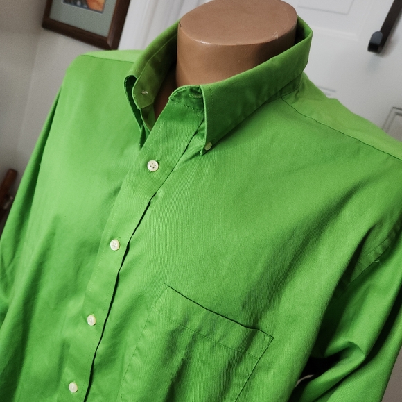IZOD Green Twill Wrinkle Free Long Sleeve Button Down Shirt  Size 16.5  36/37 - Picture 2 of 6